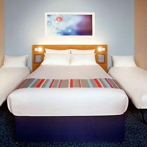 Travelodge Llanelli Cross Hands